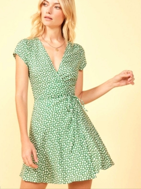 Reformation Dresses & Skirts - Reformation Ports Wrap Dress In Green And White Floral, XS, Summer Romantic